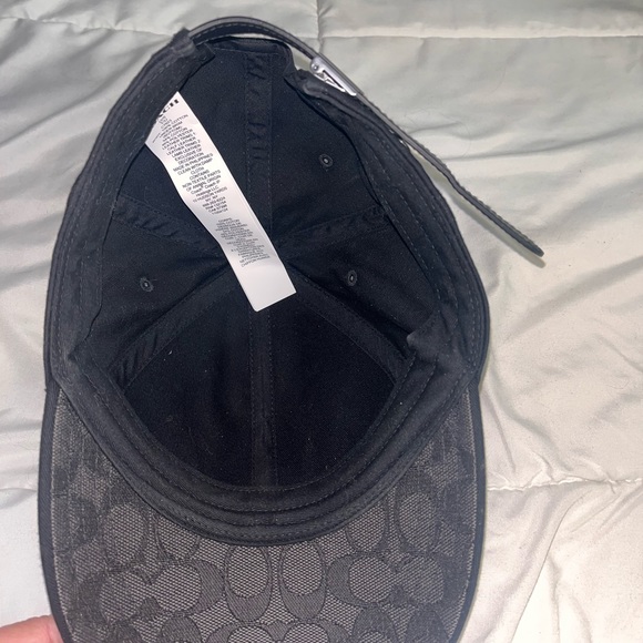 New/Auth. Coach Cap - Picture 12 of 13
